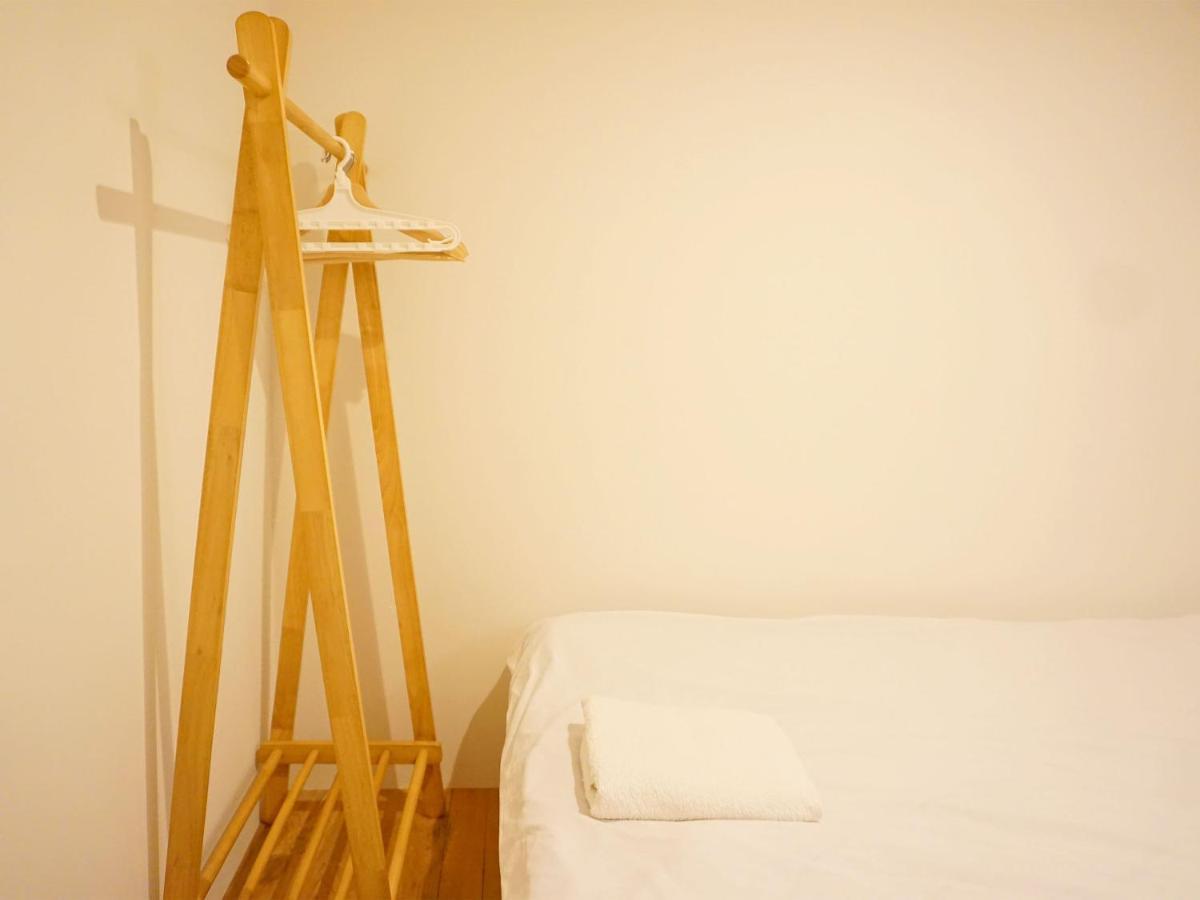 Beehive Hostel Osaka Bagian luar foto