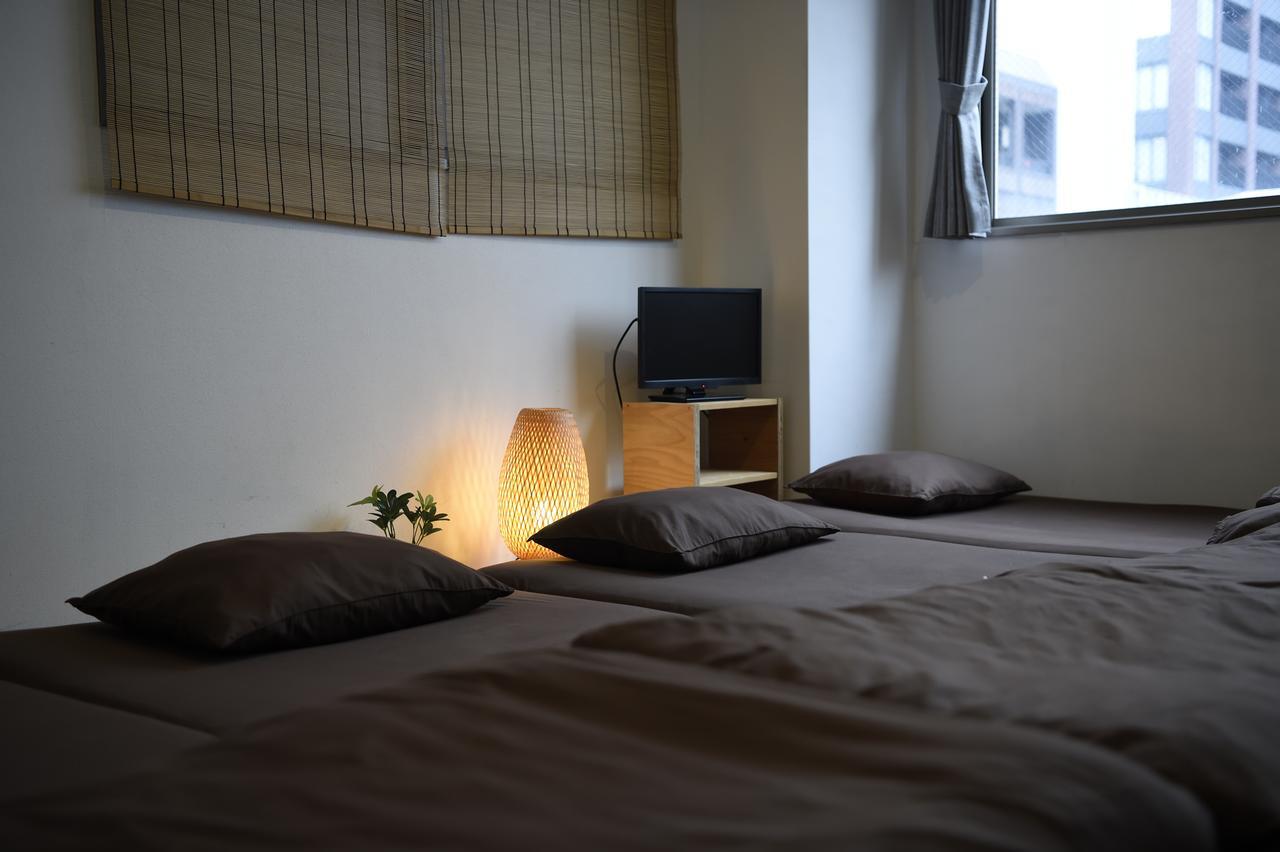 Beehive Hostel Osaka Bagian luar foto