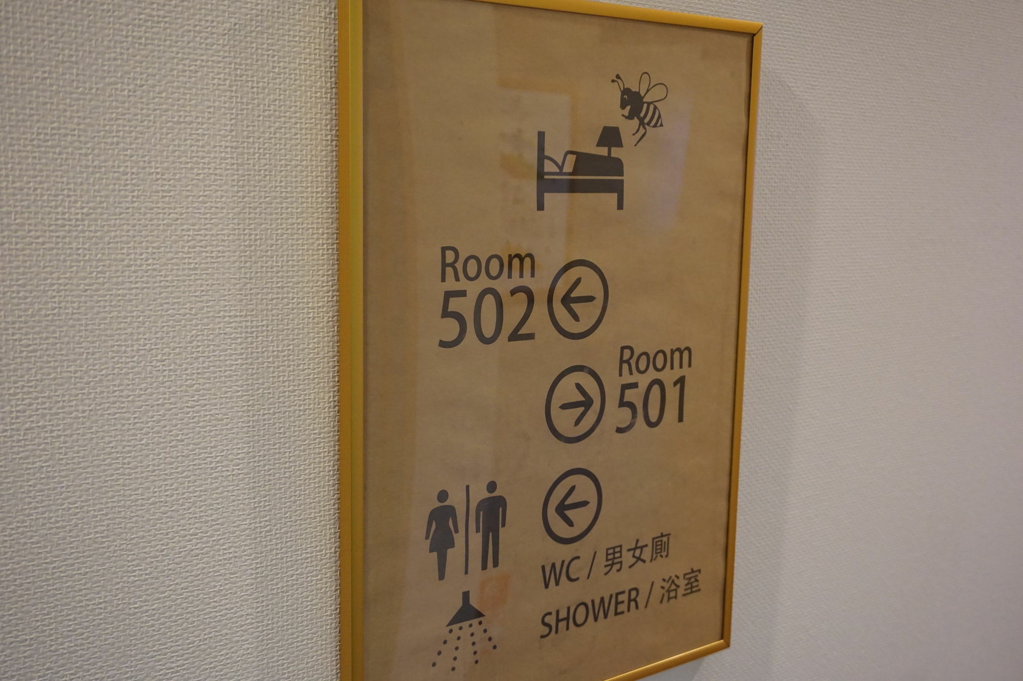 Beehive Hostel Osaka Bagian luar foto