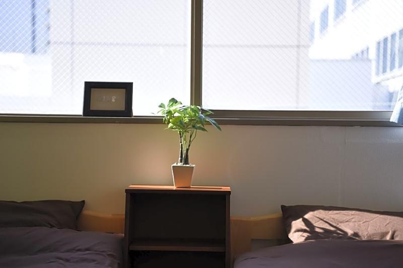 Beehive Hostel Osaka Bagian luar foto