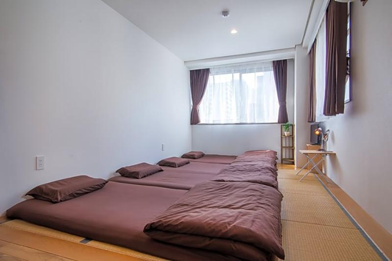 Beehive Hostel Osaka Bagian luar foto