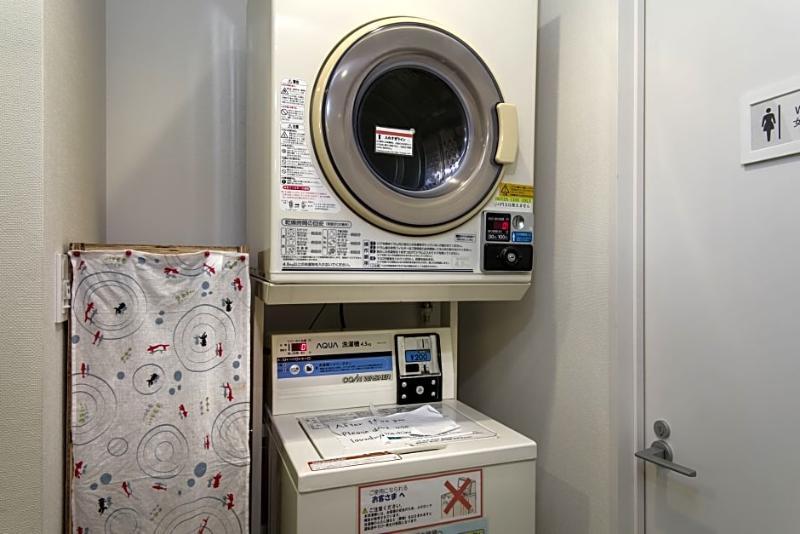 Beehive Hostel Osaka Bagian luar foto