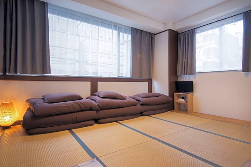 Beehive Hostel Osaka Bagian luar foto
