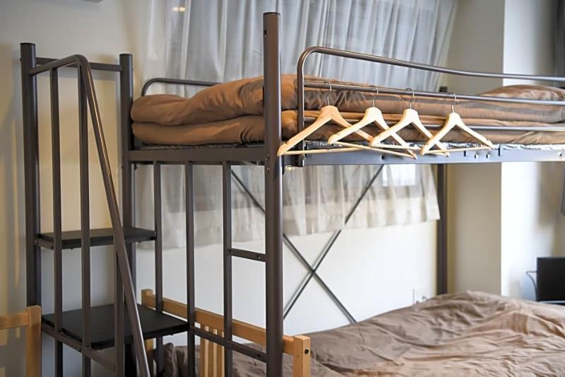 Beehive Hostel Osaka Bagian luar foto
